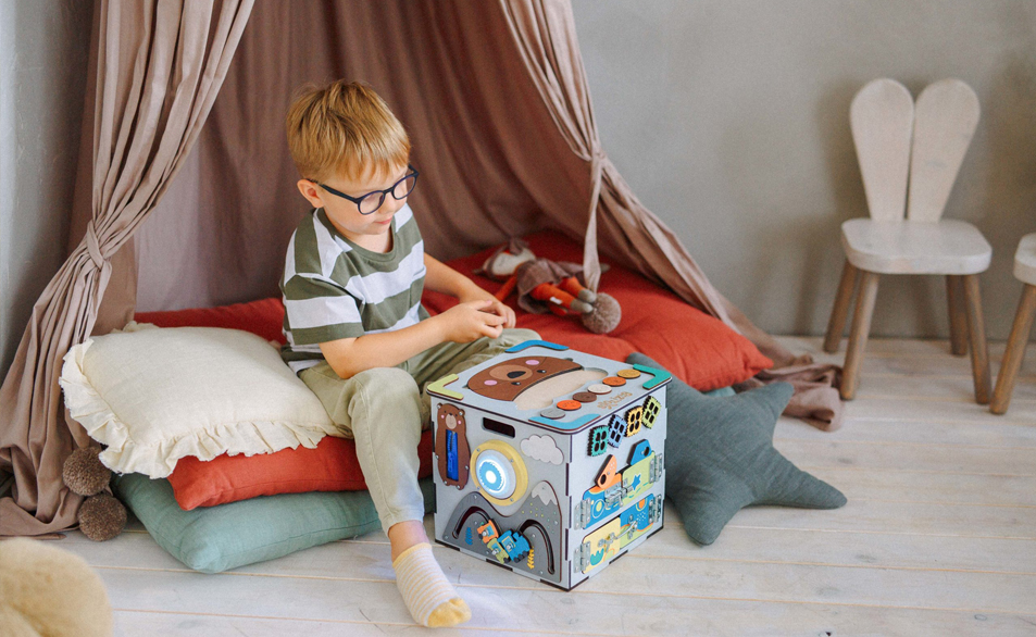 Бизиборд для ребенка: в каком возрасте он действительно нужен? Бизиборд для ребенка: в каком возрасте он действительно нужен?